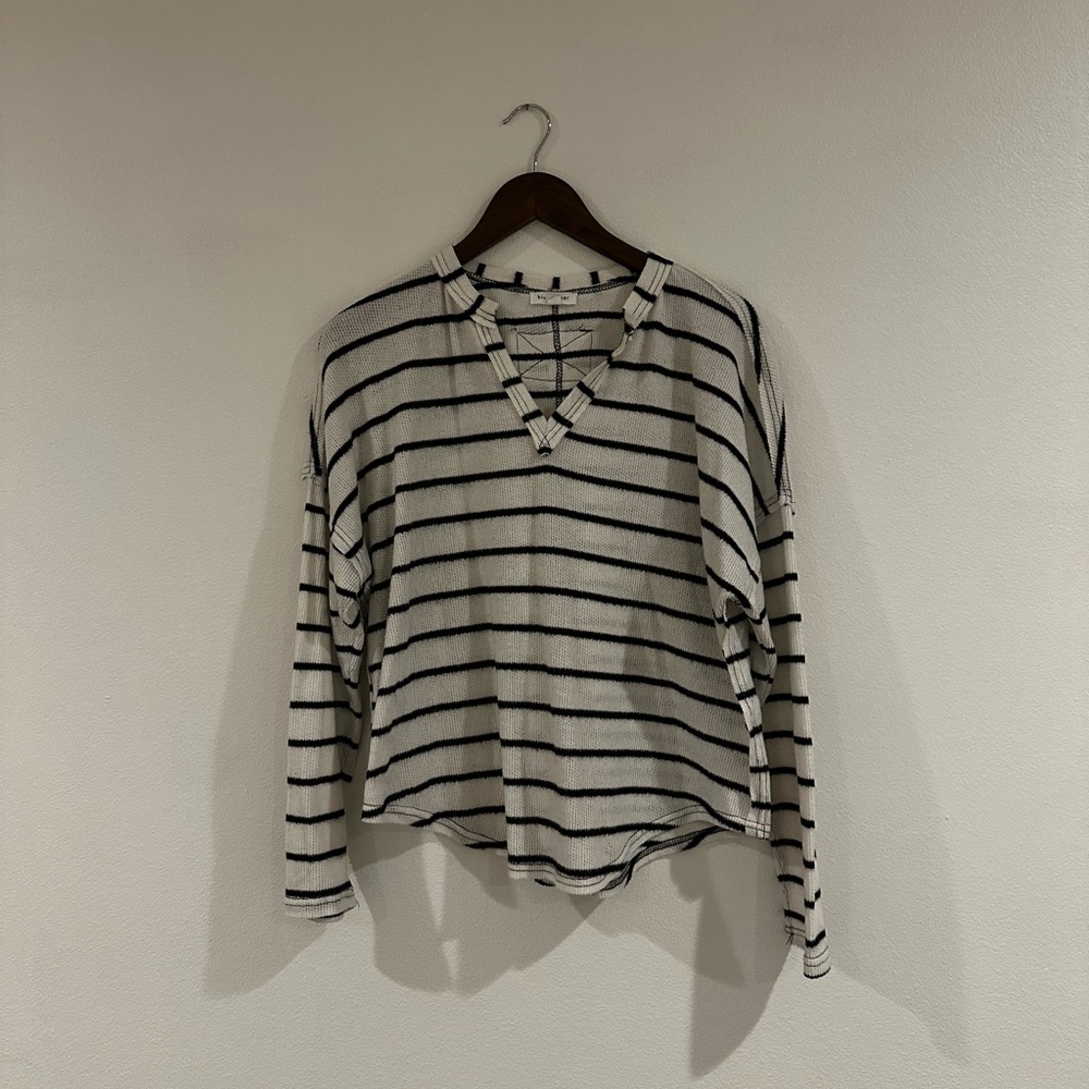 Blu Pepper Black and White Striped V-Neck Long Sleeve Top